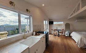 Willow View Cottage - Beautiful Farm Views Close To Waitomo